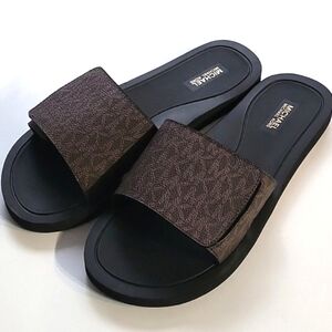 Michael Kors Wade slides allover logo sandals womens size 9 10 11 Brown